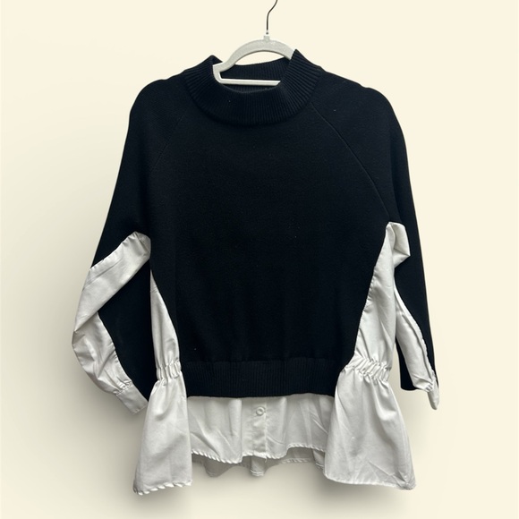 Sweaters - Elegant Black and White Women's Turtleneck Sweater